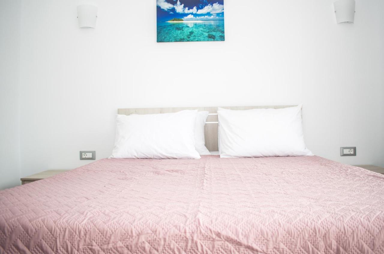 Red Hibiscus Stegna Guest House Archangelos  Ngoại thất bức ảnh