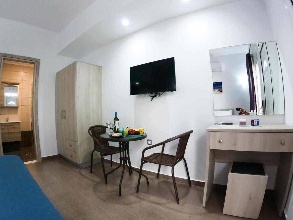Red Hibiscus Stegna Guest House Archangelos  Ngoại thất bức ảnh