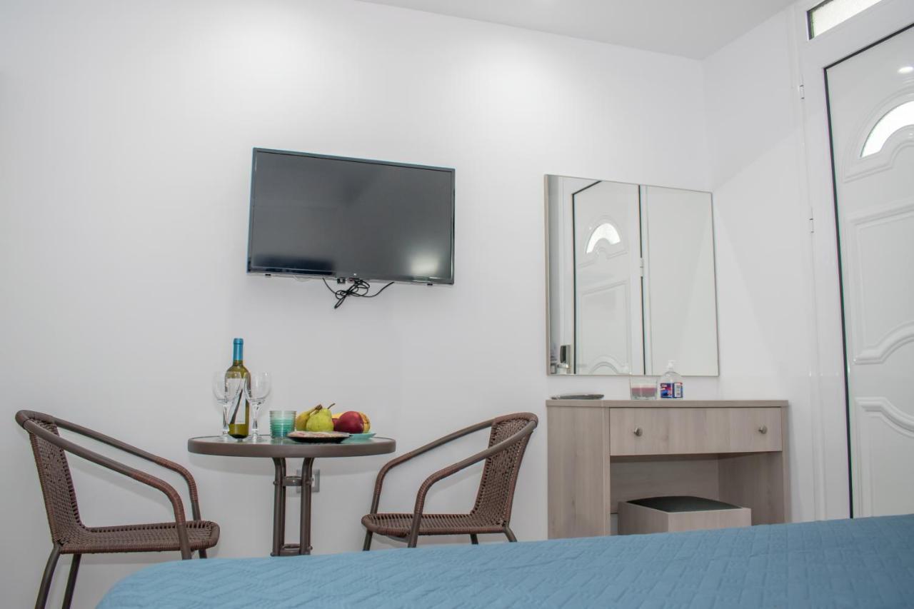 Red Hibiscus Stegna Guest House Archangelos  Ngoại thất bức ảnh